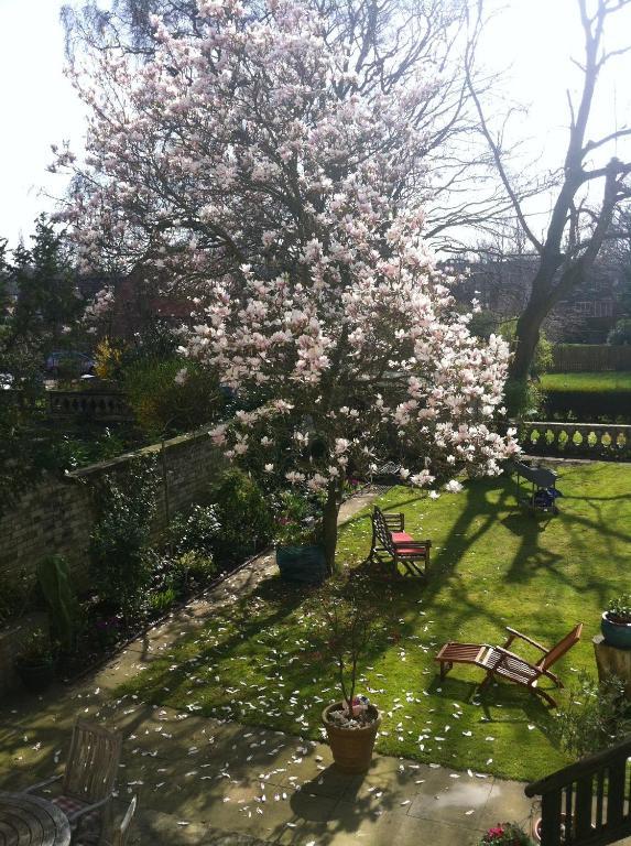 Bishops Guest Accommodation York Kamer foto